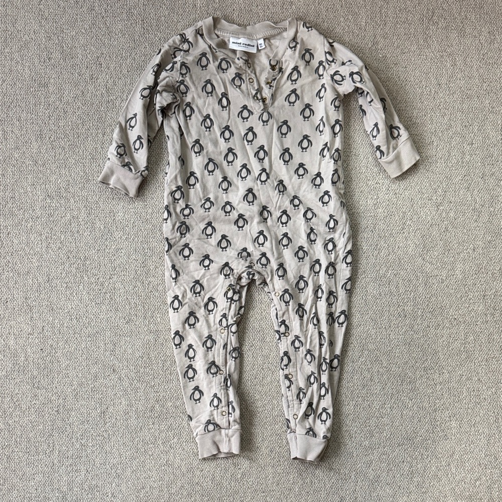 Mini Rodini Beige Penguin Print Footie